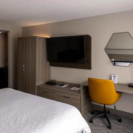 Holiday Inn Express Hotel & Suites Brockville By Ihg Exterior photo