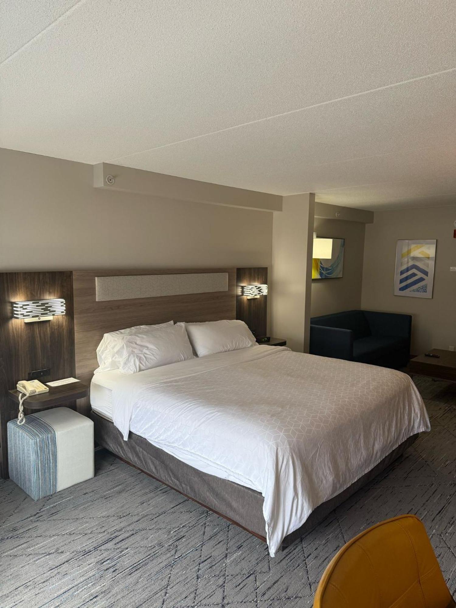 Hotel Express & By Ihg