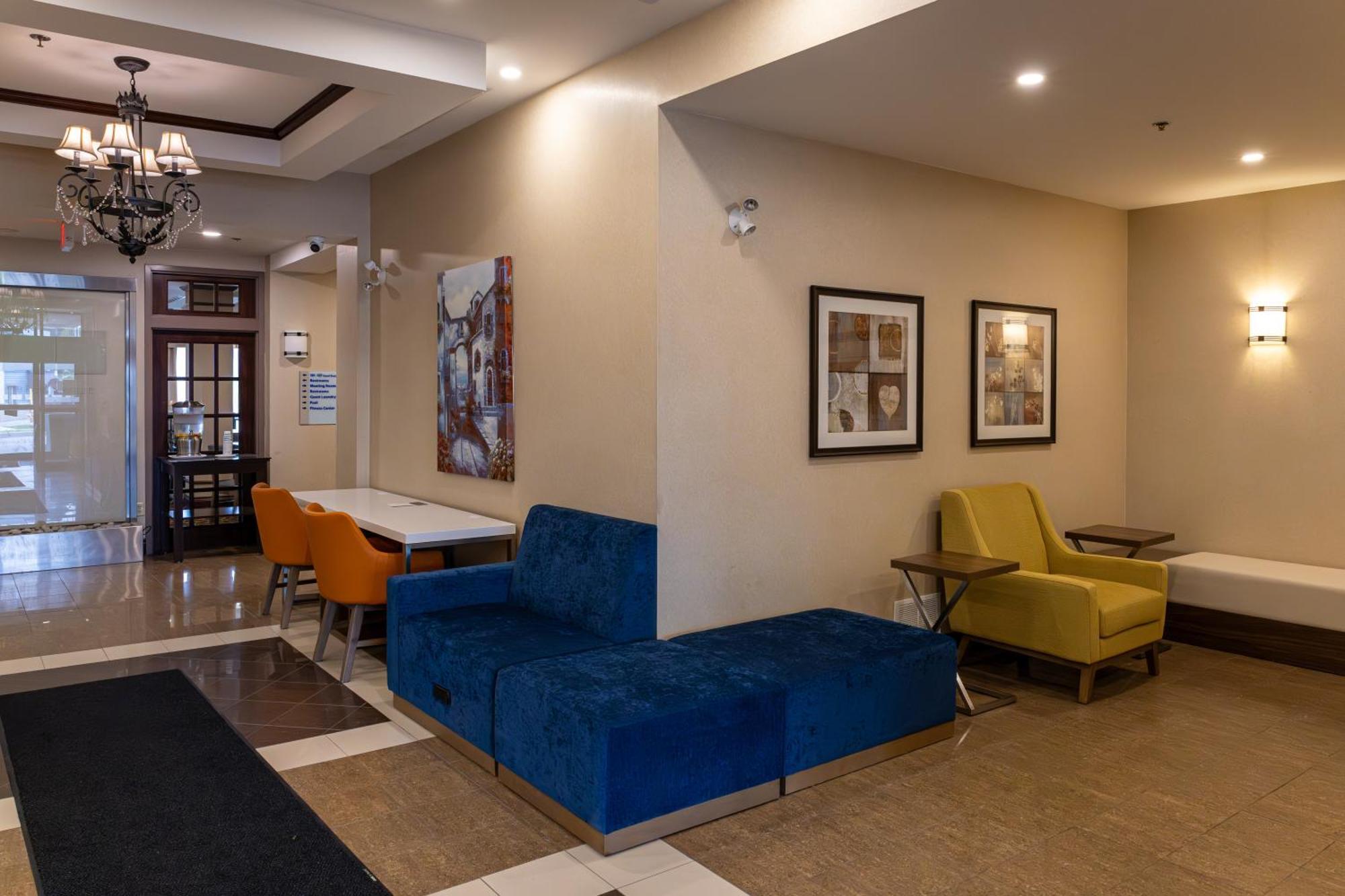 Express & By Ihg 2*