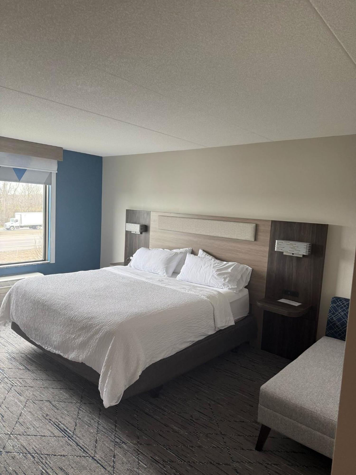 Express & By Ihg Brockville