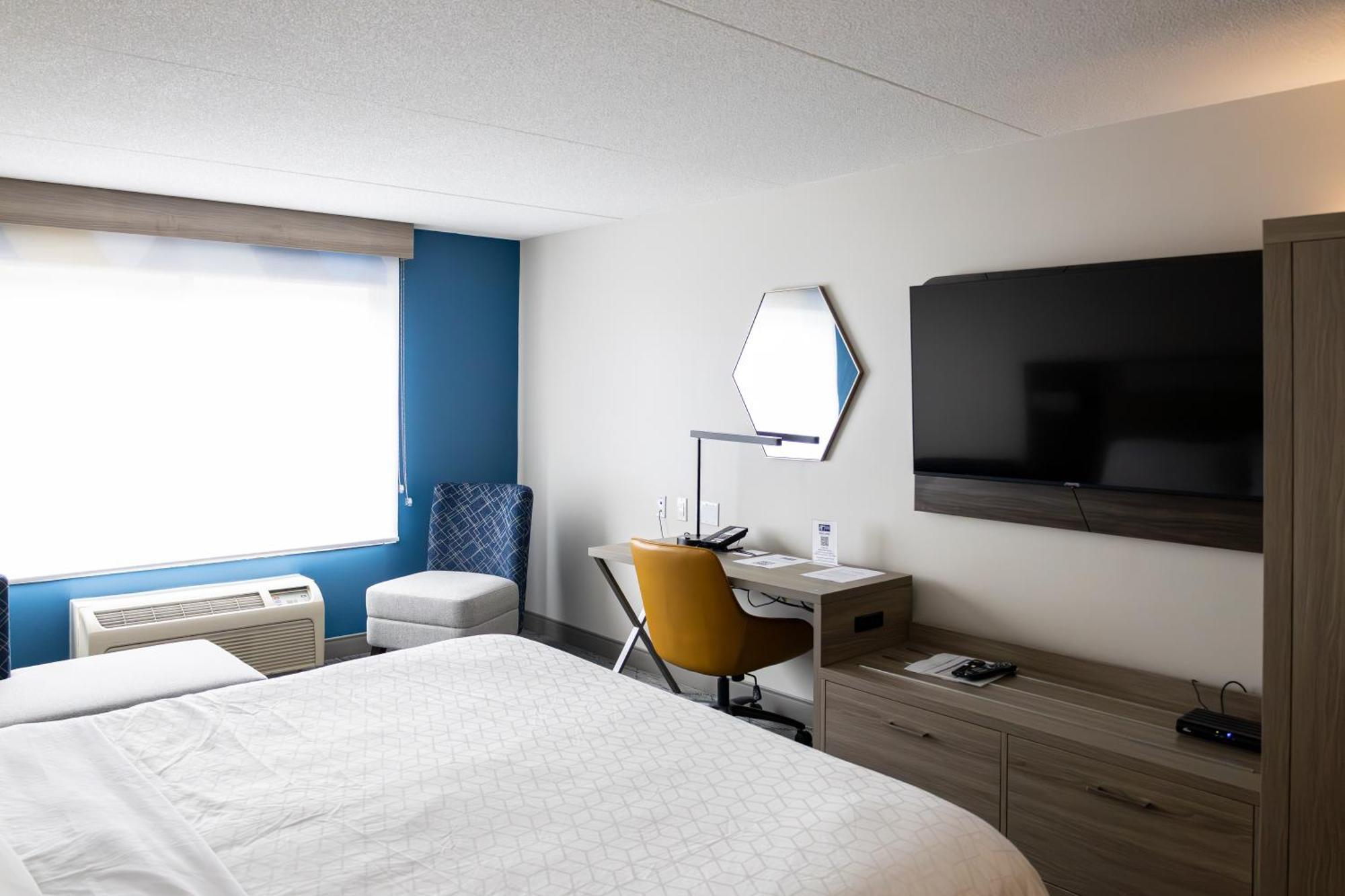 Express & By Ihg Hotel
