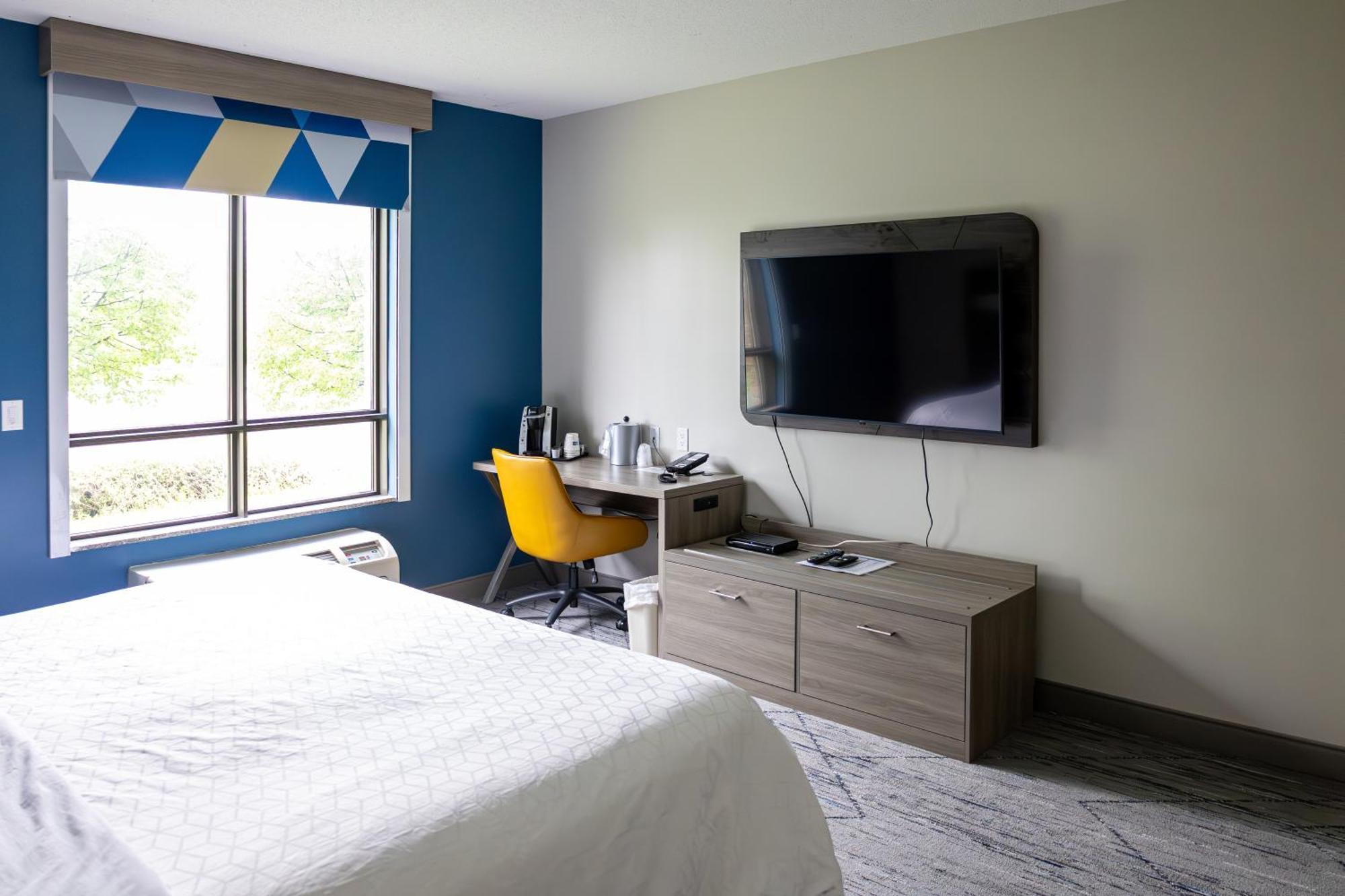 Hotel Express & By Ihg 2*