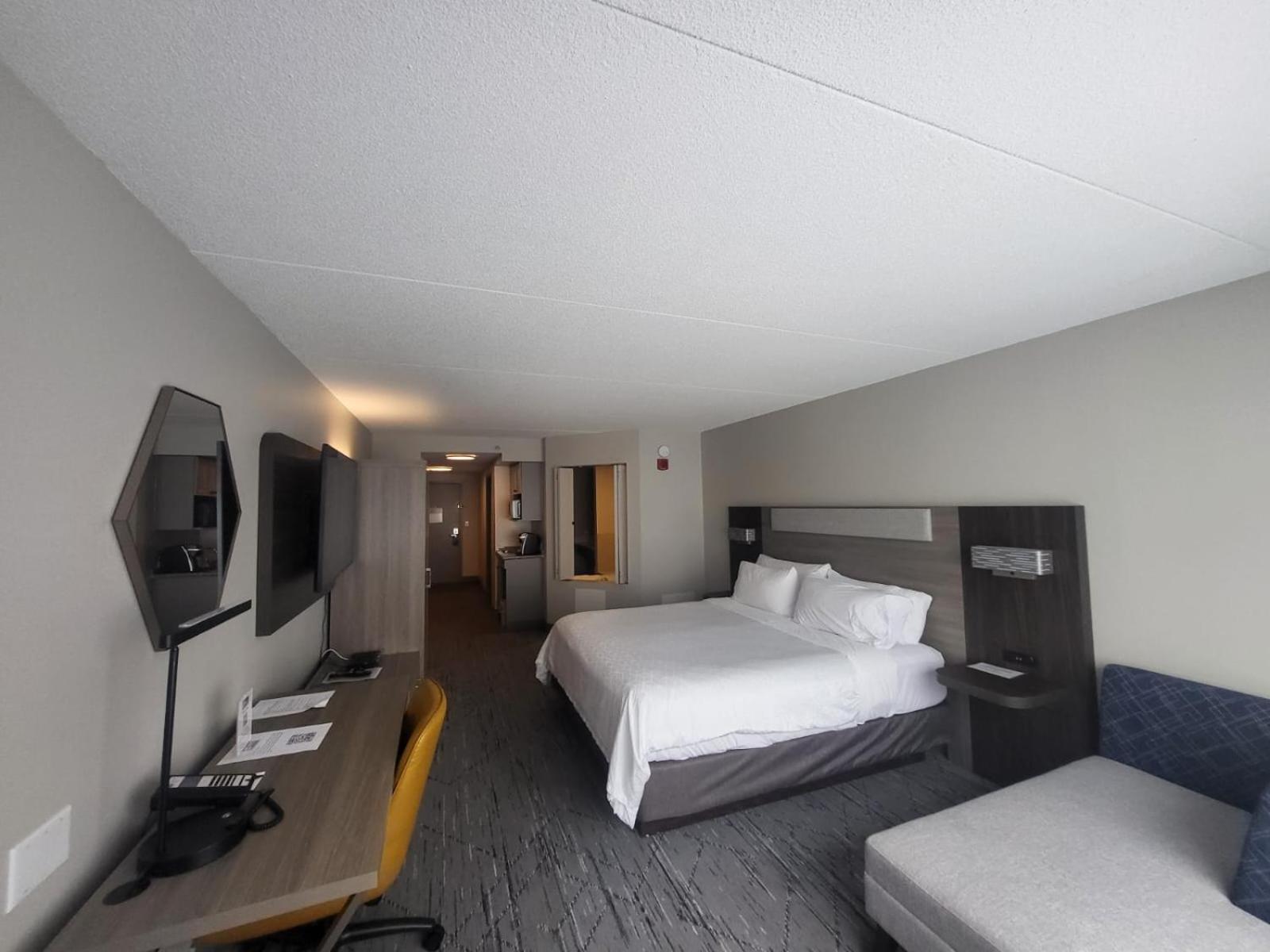 Express & By Ihg Hotel