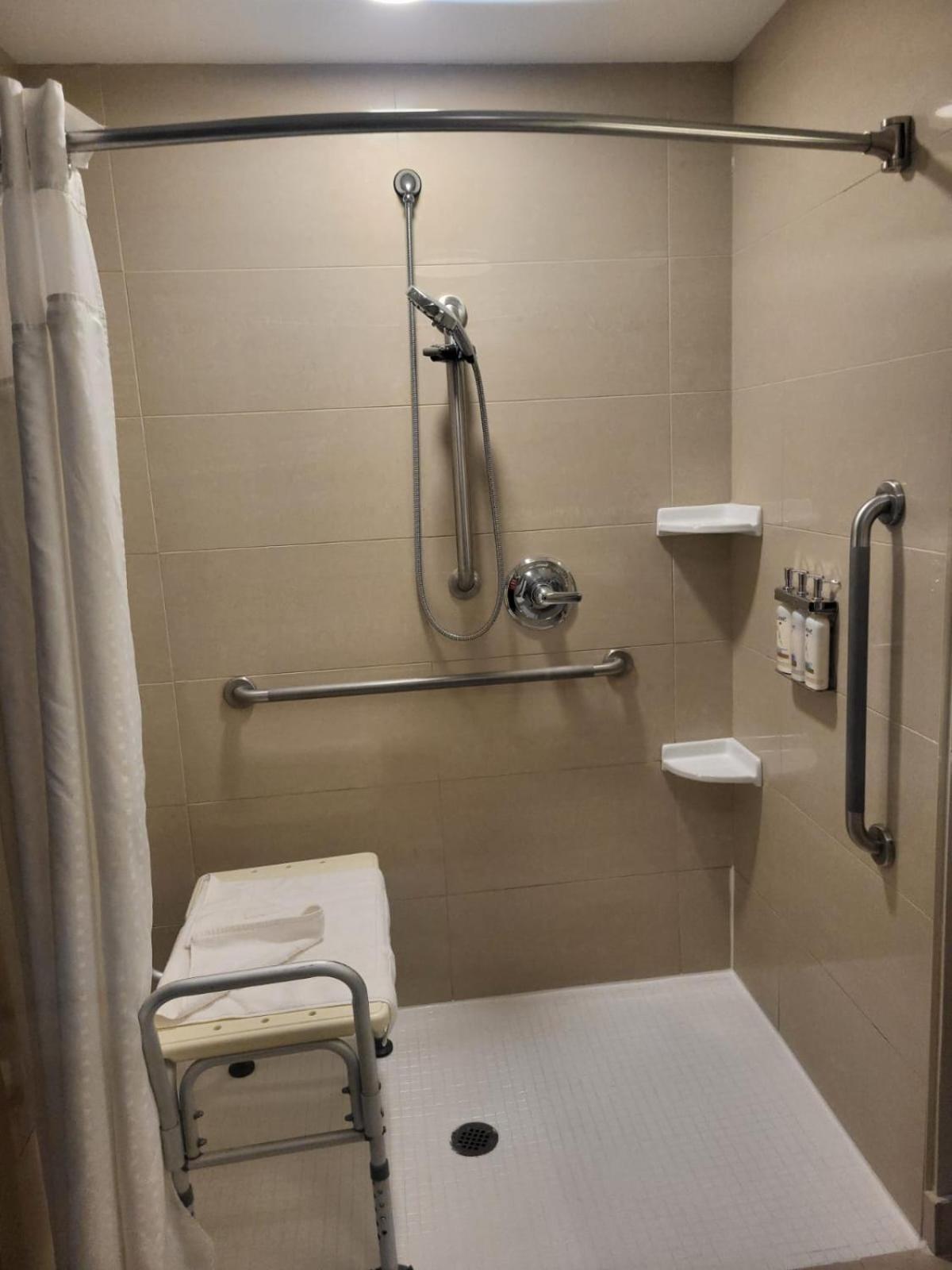 Express & By Ihg Hotel 2*