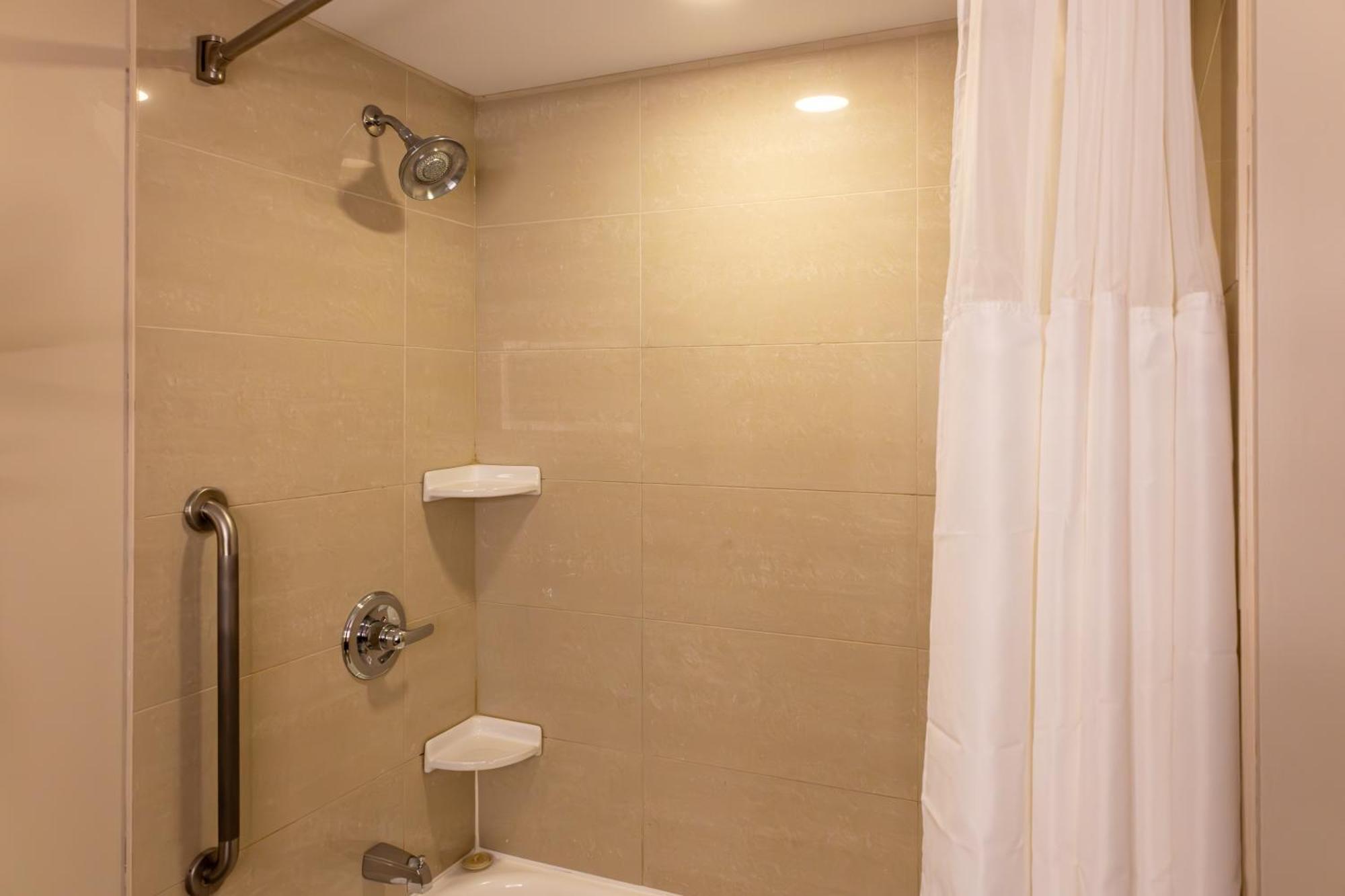 Hotel Express & By Ihg Brockville
