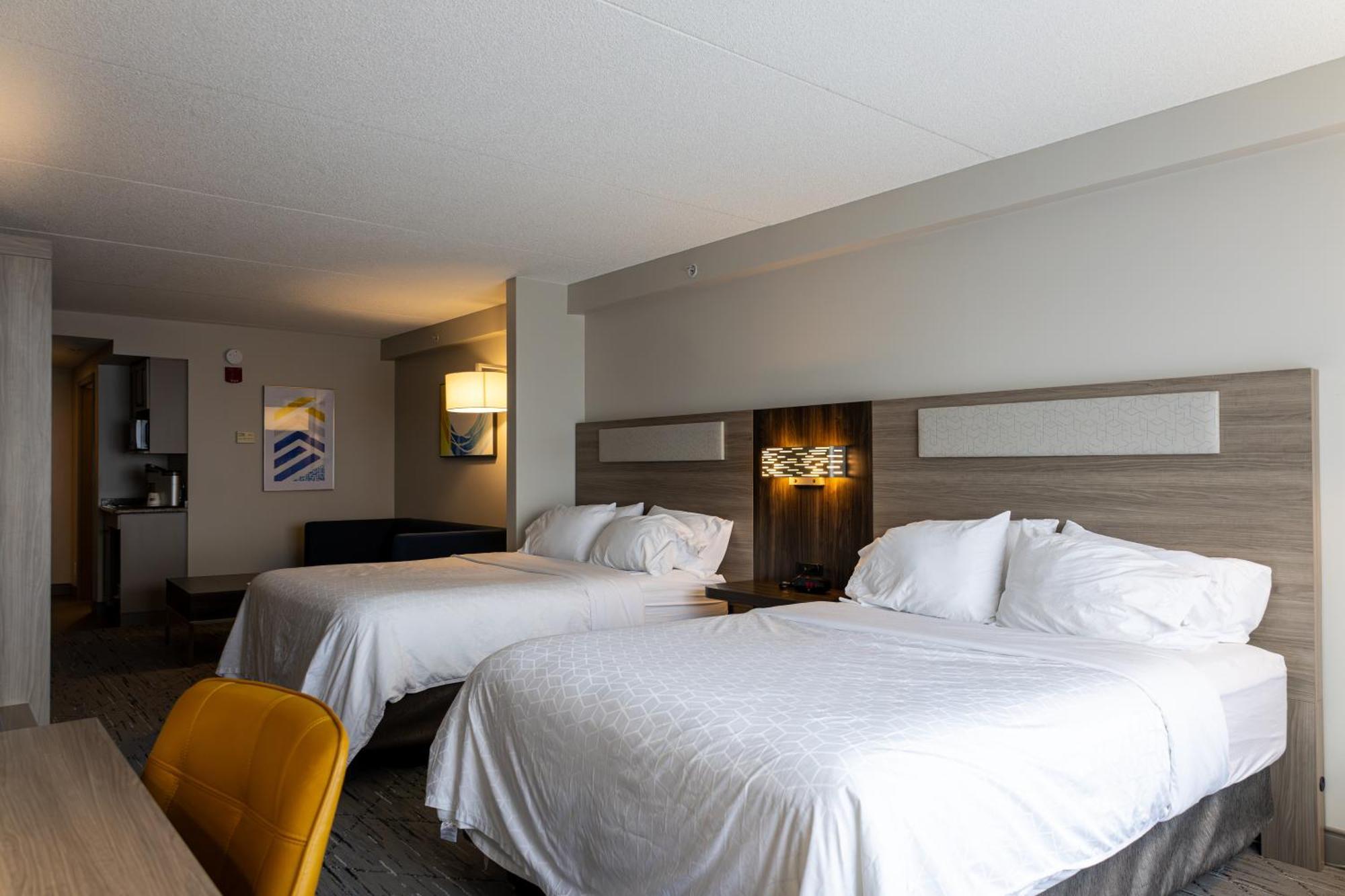 Express & By Ihg 2*