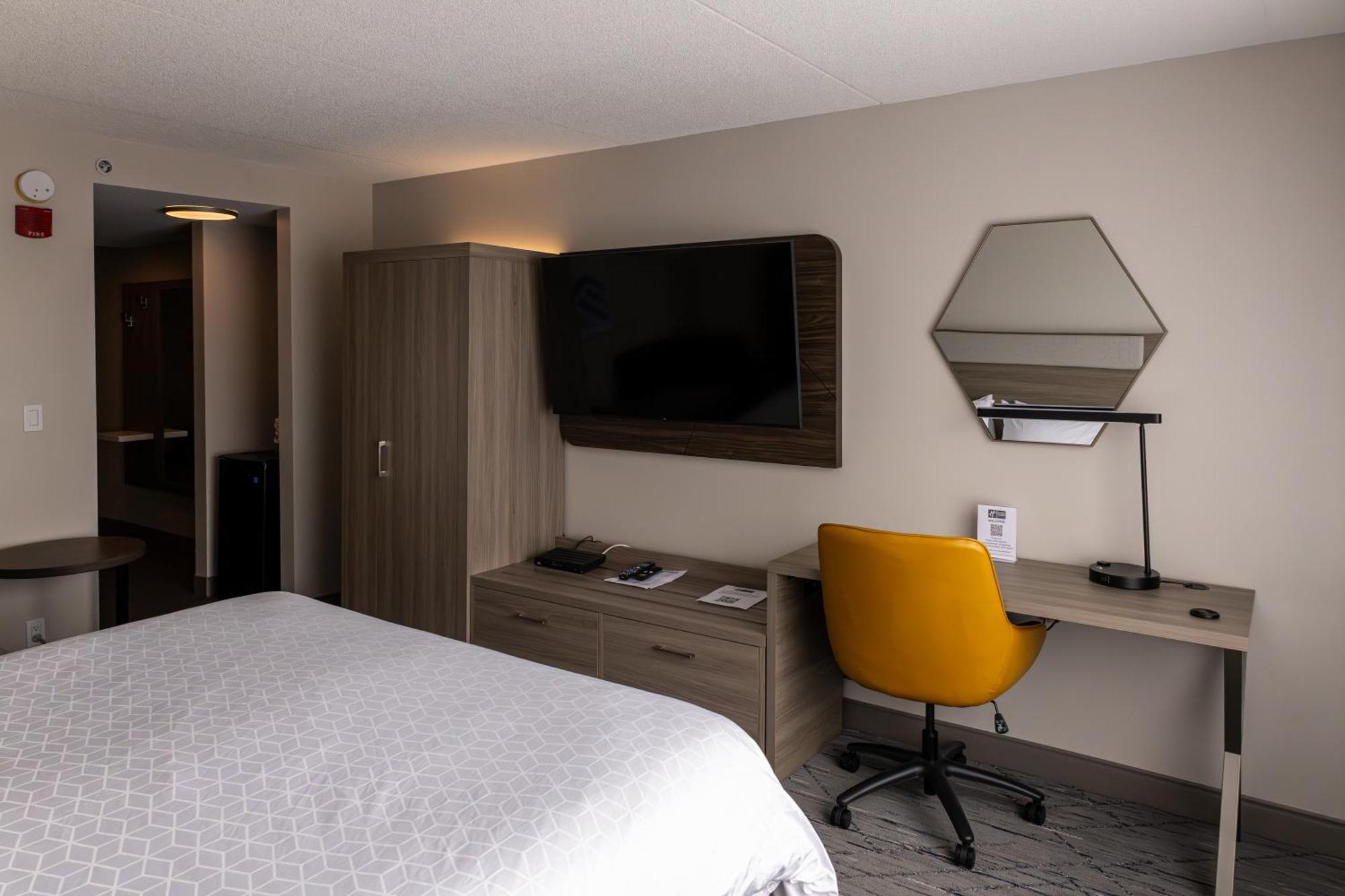Express & By Ihg