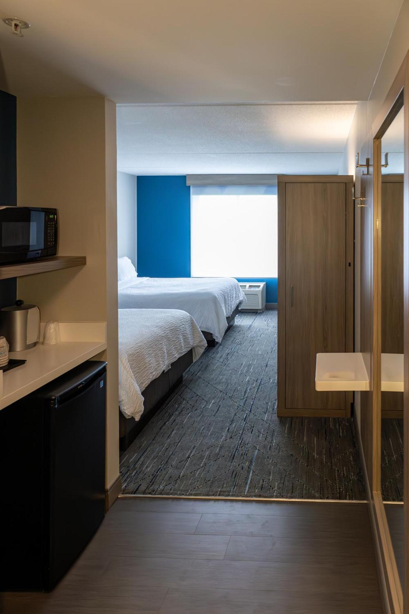 Express & By Ihg Hotel 2*
