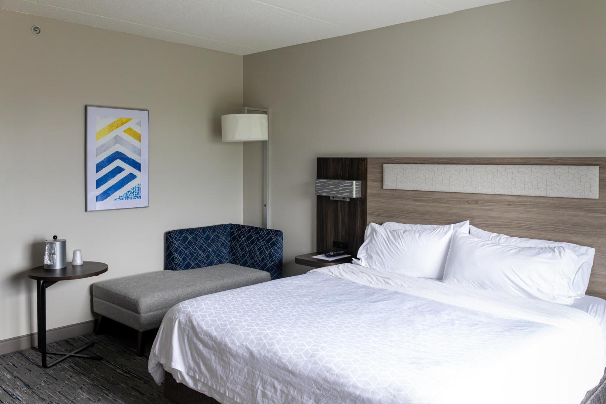 Express & By Ihg