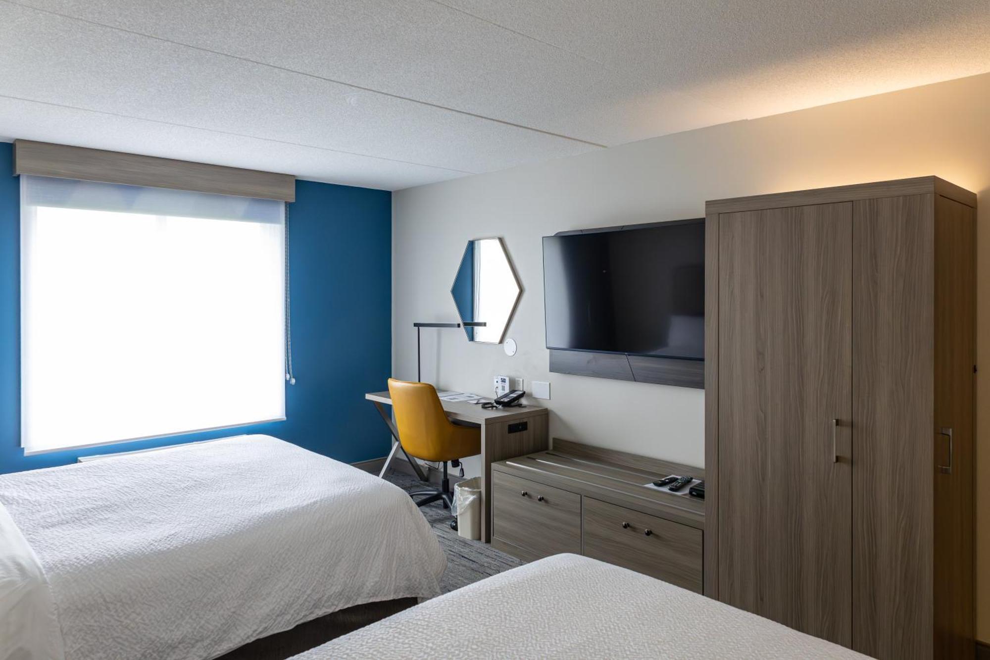Express & By Ihg Hotel 2*