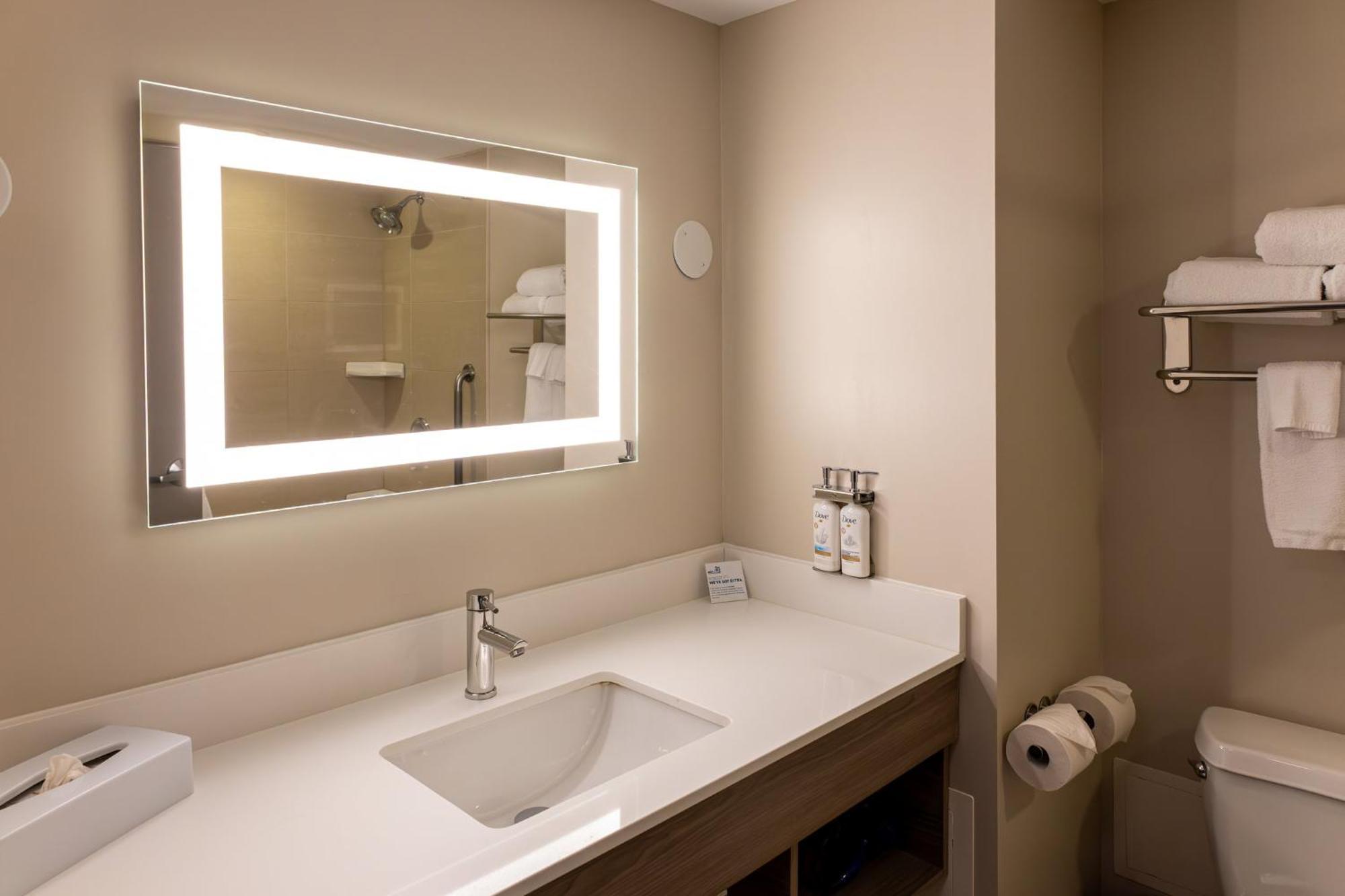 Express & By Ihg Hotel Brockville
