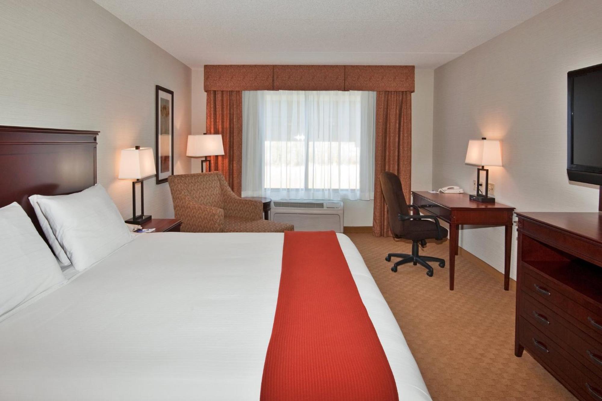 Express & By Ihg Brockville