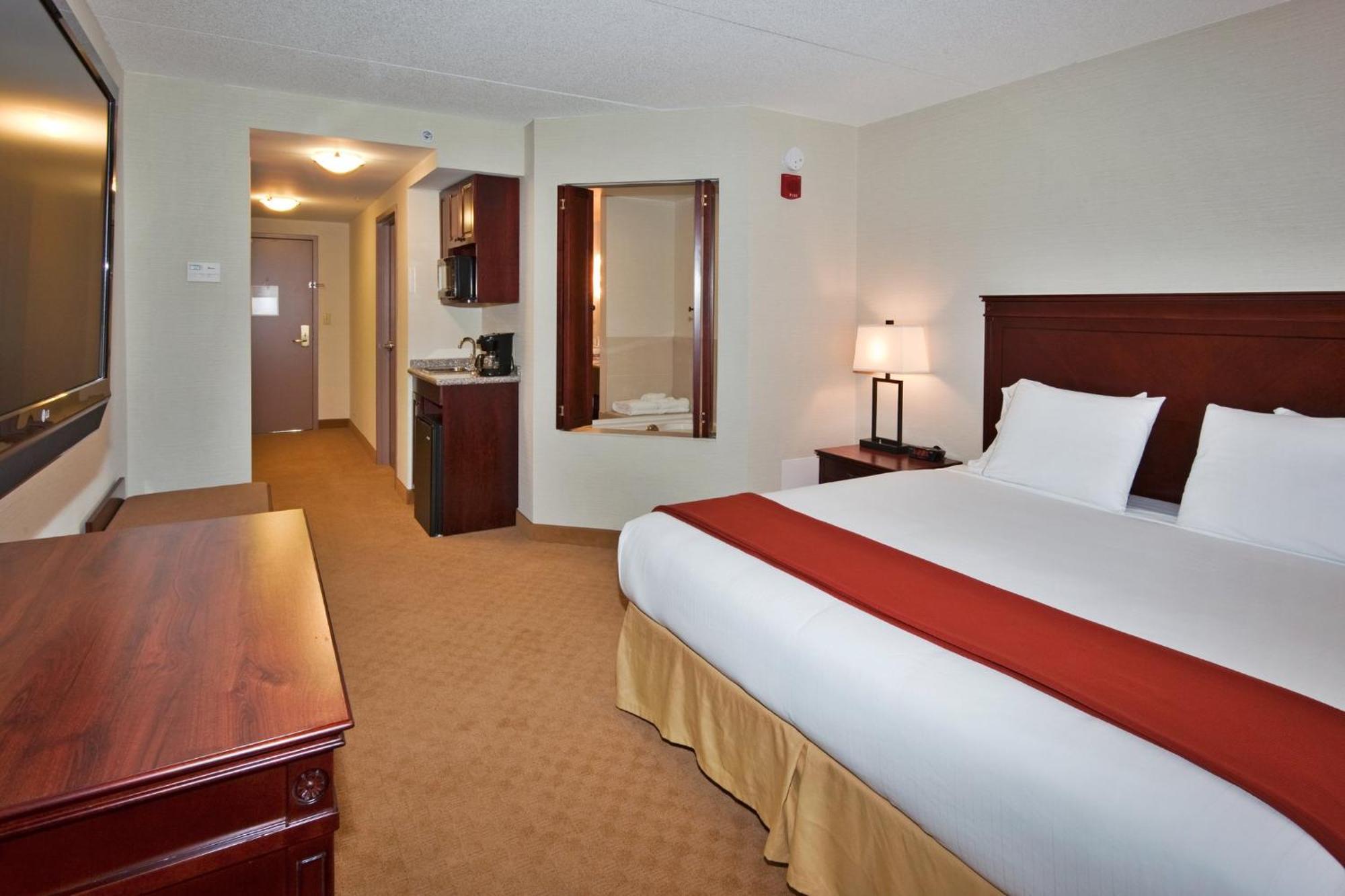 Hotel Express & By Ihg Brockville