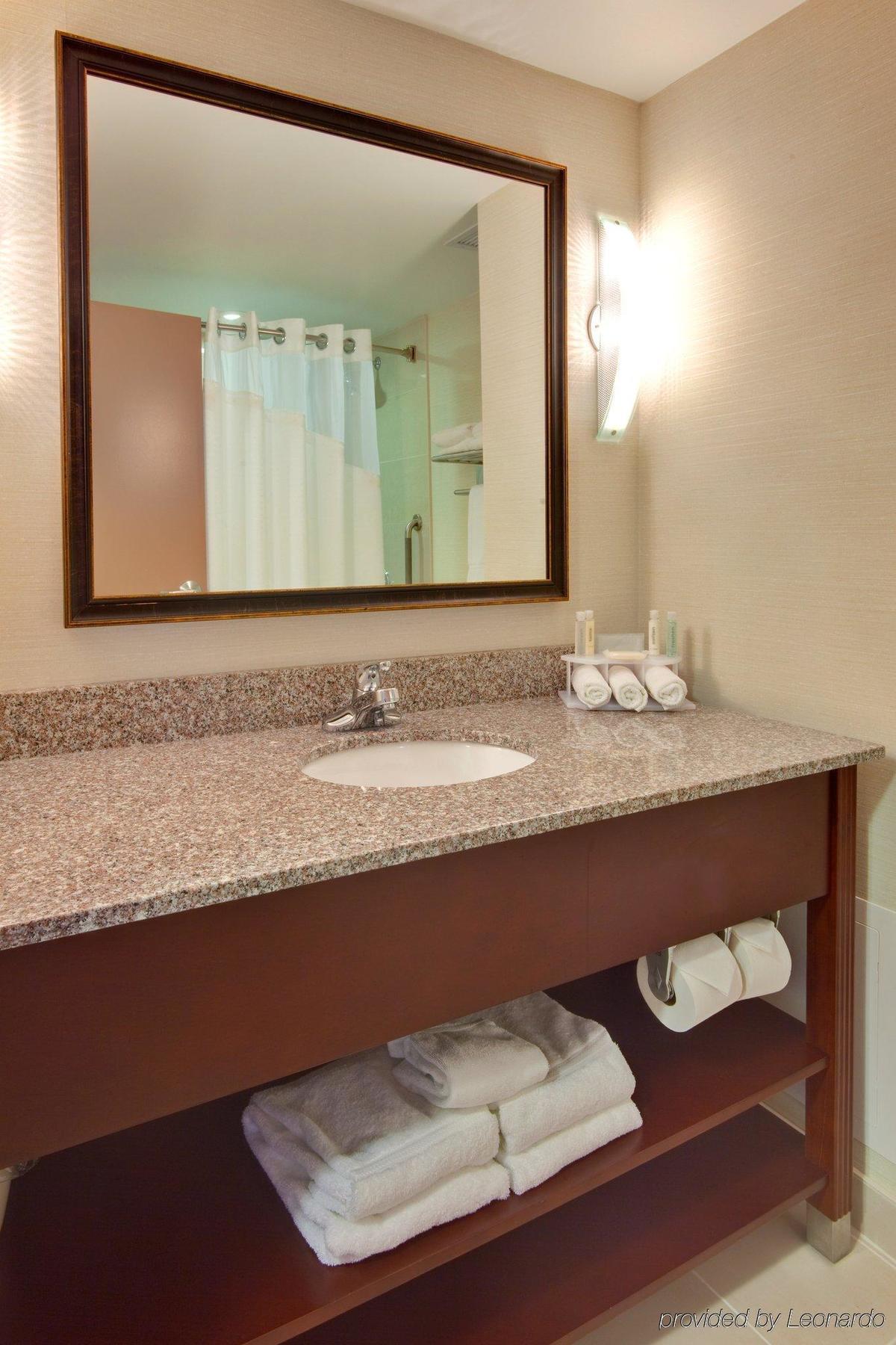 Hotel Express & By Ihg 2*