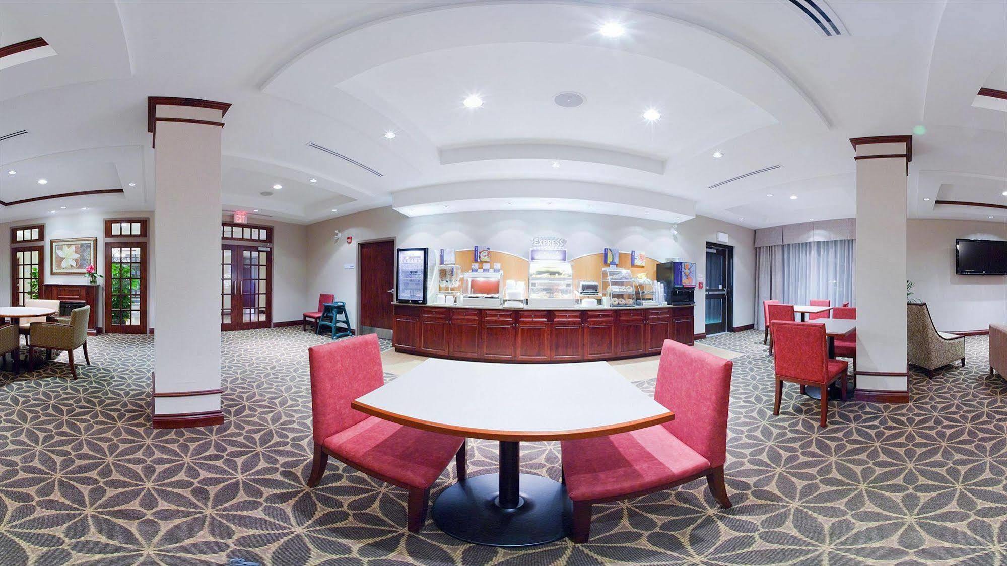 Hotel Express & By Ihg 2*