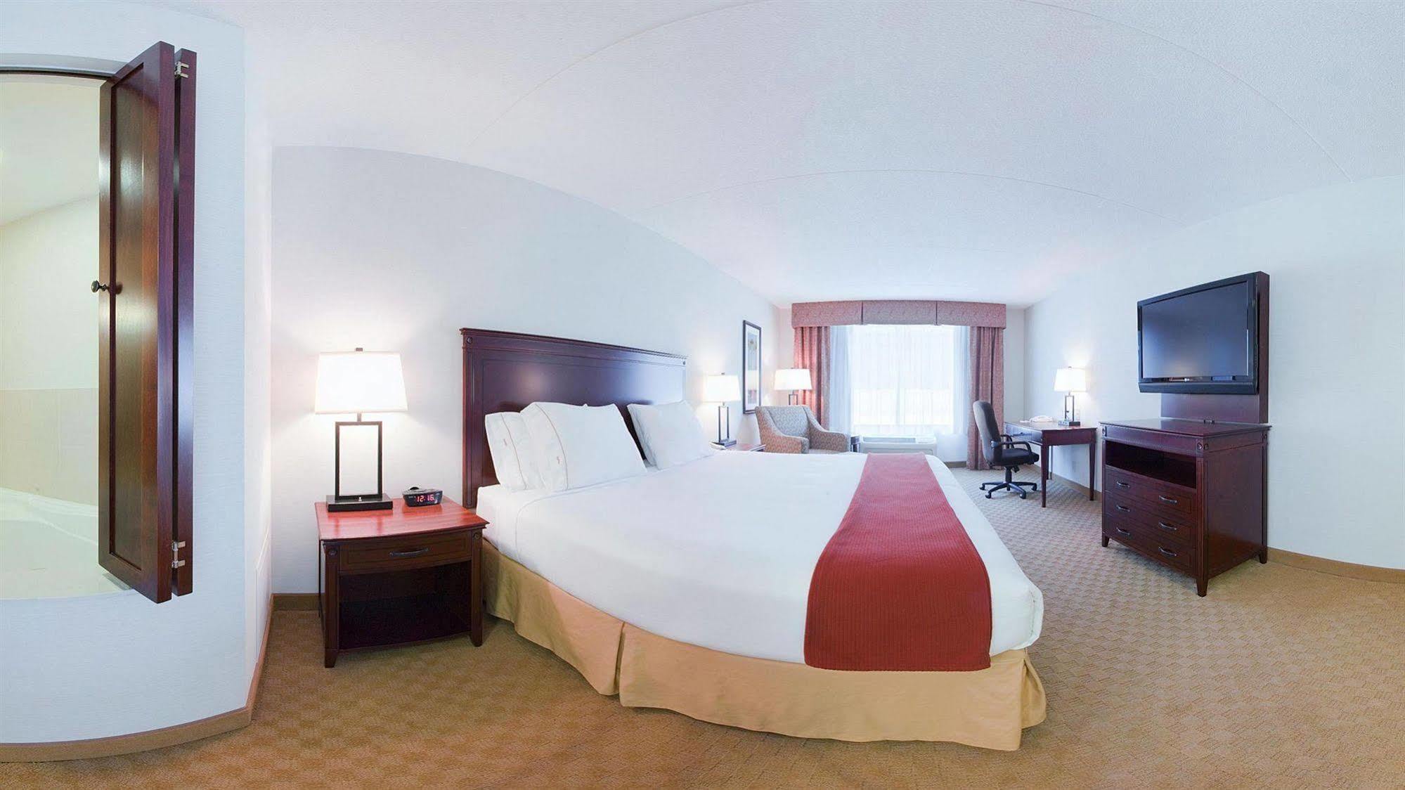 Express & By Ihg