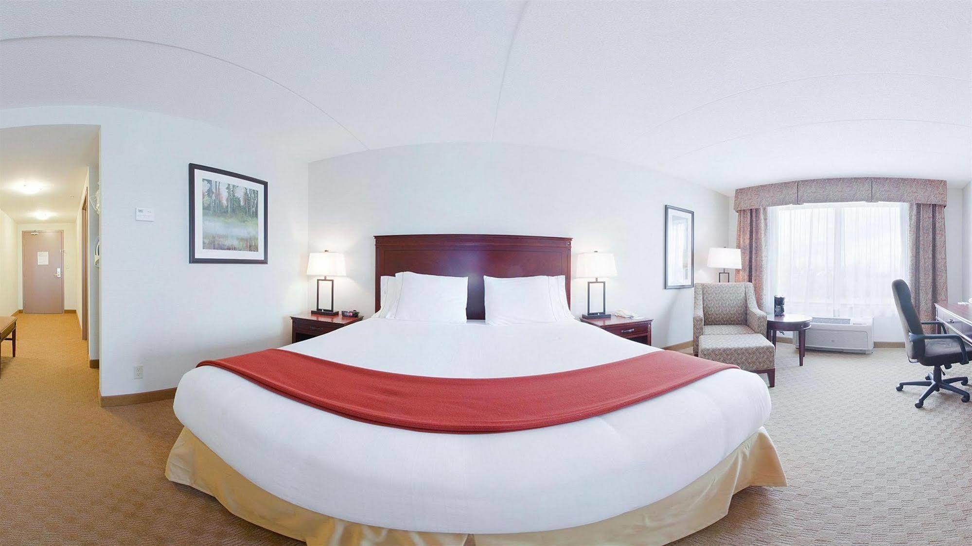 Express & By Ihg 2*